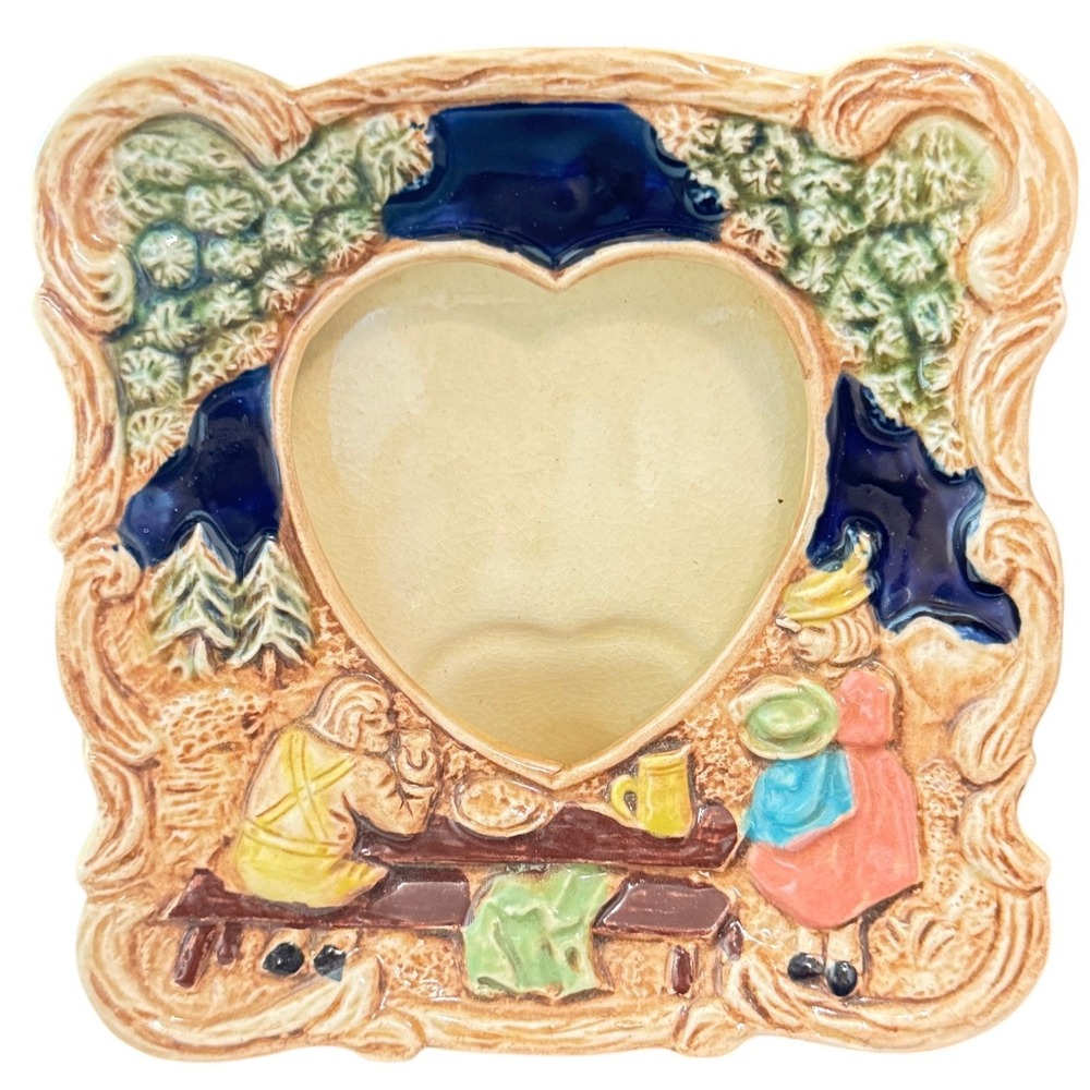 Vintage Ceramic Picture Frame‎ 5x5in Tan Heart Shape Embossed Folk Scene Japan
